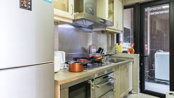 Apartment, 2 Schlafzimmer | Eigene Küche | Kühlschrank, Herdplatte, Wasserkocher, Kochgeschirr/Geschirr/Besteck