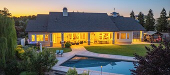 Luxe 6BR / 3BA, soveplass til 14 m / 1500 sf spillrom og basseng i West Templeton