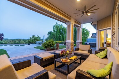 Luxe 5000sf Ranch on Westside Paso w/Pool, Hot Hub, Game Room and Disc Golf.