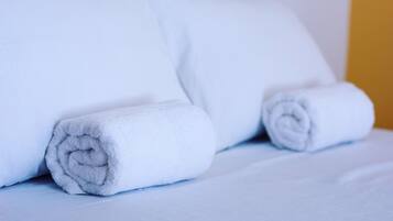 Basic Double Room, 1 King Bed, Non Smoking | Free WiFi, bed sheets