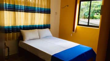 Chambre Double, 1 trĂšs grand lit, non-fumeurs | Wi-Fi gratuit, draps fournis