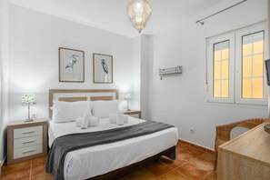 Fer et planche à repasser, Wi-Fi gratuit, draps fournis