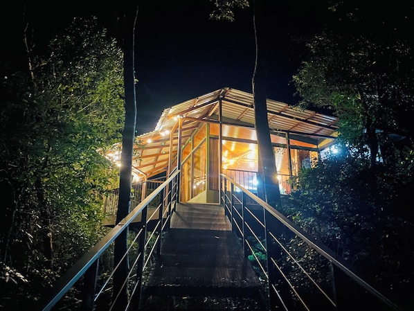 Panoramic Tree House, Garden View