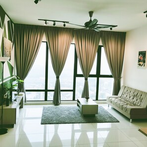 스튜디오, 침실 1개 | 거실 | 평면 TV