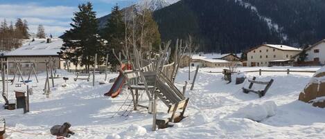 المنطقة المحيطة بالمنشأة