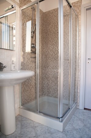 Familienzimmer | Badezimmer