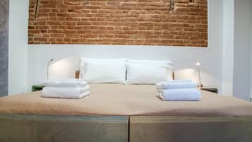Comfort-Doppel- oder -Zweibettzimmer | Schreibtisch, kostenlose Babybetten, Zustellbetten, kostenloses WLAN