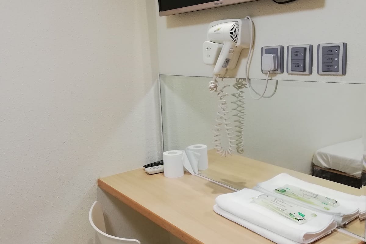 舒適雙人房, 1 張小型雙人床 | 免費無線上網、床單