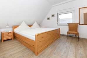 1 bedroom, travel cot, bed sheets - Apartment Spatzennest - Ferienhof Ennenhof (Wittmund)