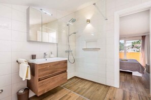 Bathroom - Holiday apartment with modern equipment (Vrbnik)