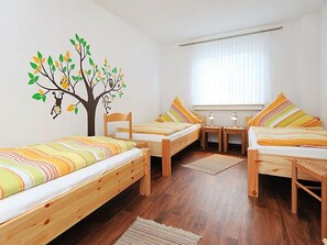 2 bedrooms, travel cot, bed sheets - Apartment Kiebitznest - Ferienhof Ennenhof (Wittmund)