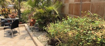 Aruba cozy studio apt with warm water plus rentacar optional close to beach