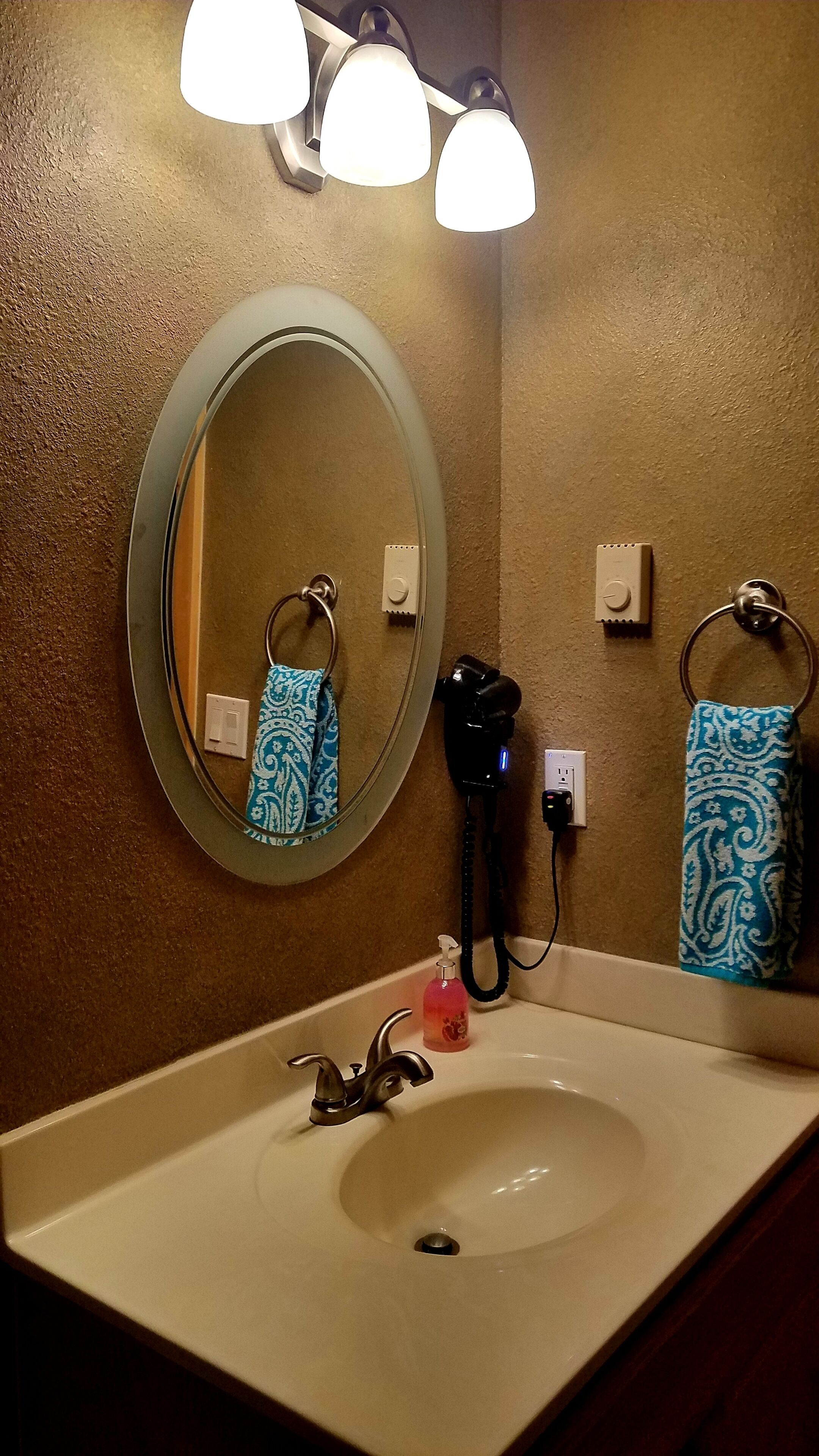 風筒、提供毛巾、番梘、洗頭水