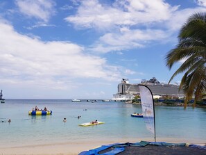 Beach - Amazing Location w/Oceanview! Walk to town, beach, & dinner. (Ocho Rios)