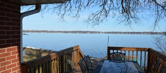 Lakefront, Newly Renovated, Tranquil Getaway, Free Water Sports