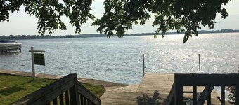 Lakefront, Newly Renovated, Tranquil Getaway, Free Water Sports
