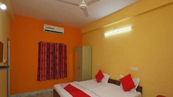 Kamar Double Standar, 2 Tempat Tidur Twin | 1 kamar tidur, brankas, dan dilengkapi dengan perabotan berbeda-beda