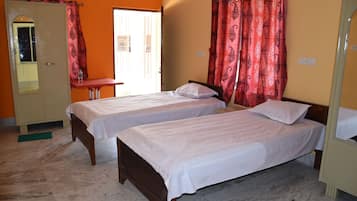 Standard Double Room, 1 Single Bed | 1 bedroom, in-room safe, individually furnished, free WiFi