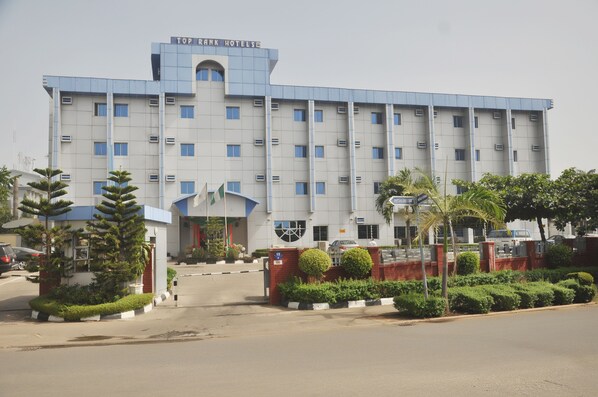 ด้านหน้าที่พัก