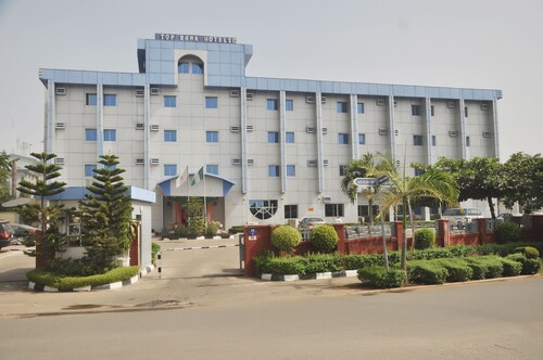 Top Rank Hotel