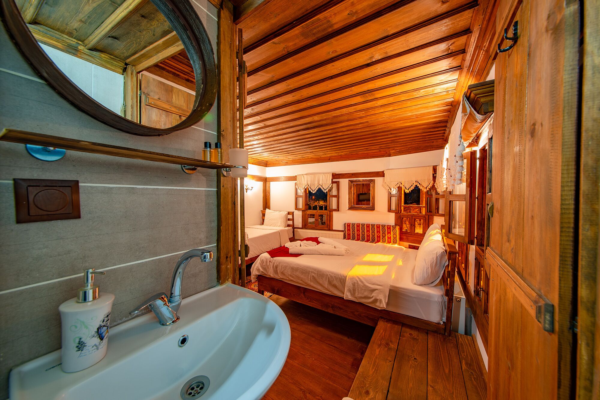 standard double room, non smoking, city view | bathroom | separate bathtub and shower, free toiletries, hair dryer, bathrobes