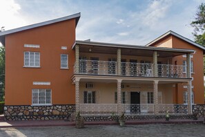 Front of property - Rwenzori International Hotel (Kasese)