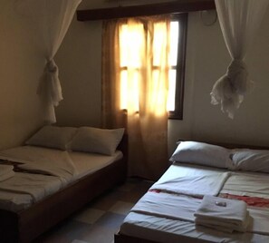 Twin Room | Desk, free WiFi, bed sheets - Rwenzori International Hotel (Kasese)