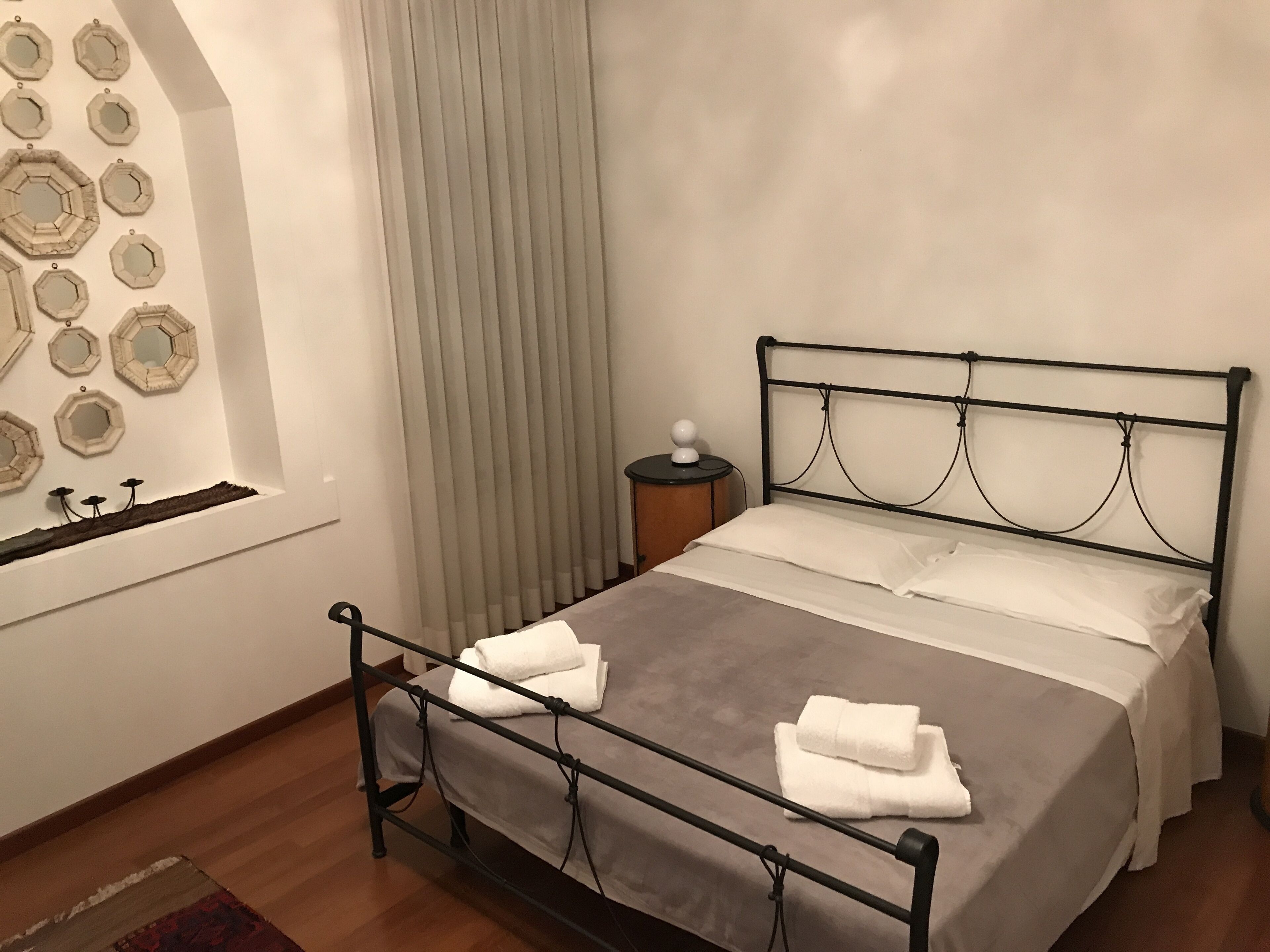 3 chambres, fer et planche à repasser, Wi-Fi gratuit, draps fournis