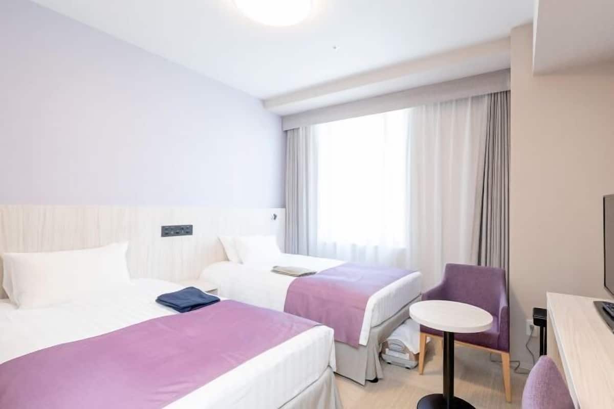 1 bedroom, in-room safe, blackout curtains, soundproofing