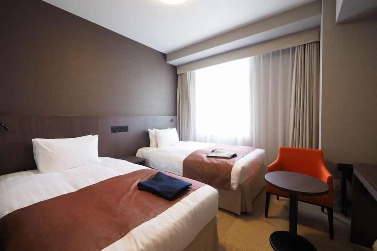 1 bedroom, in-room safe, blackout curtains, soundproofing