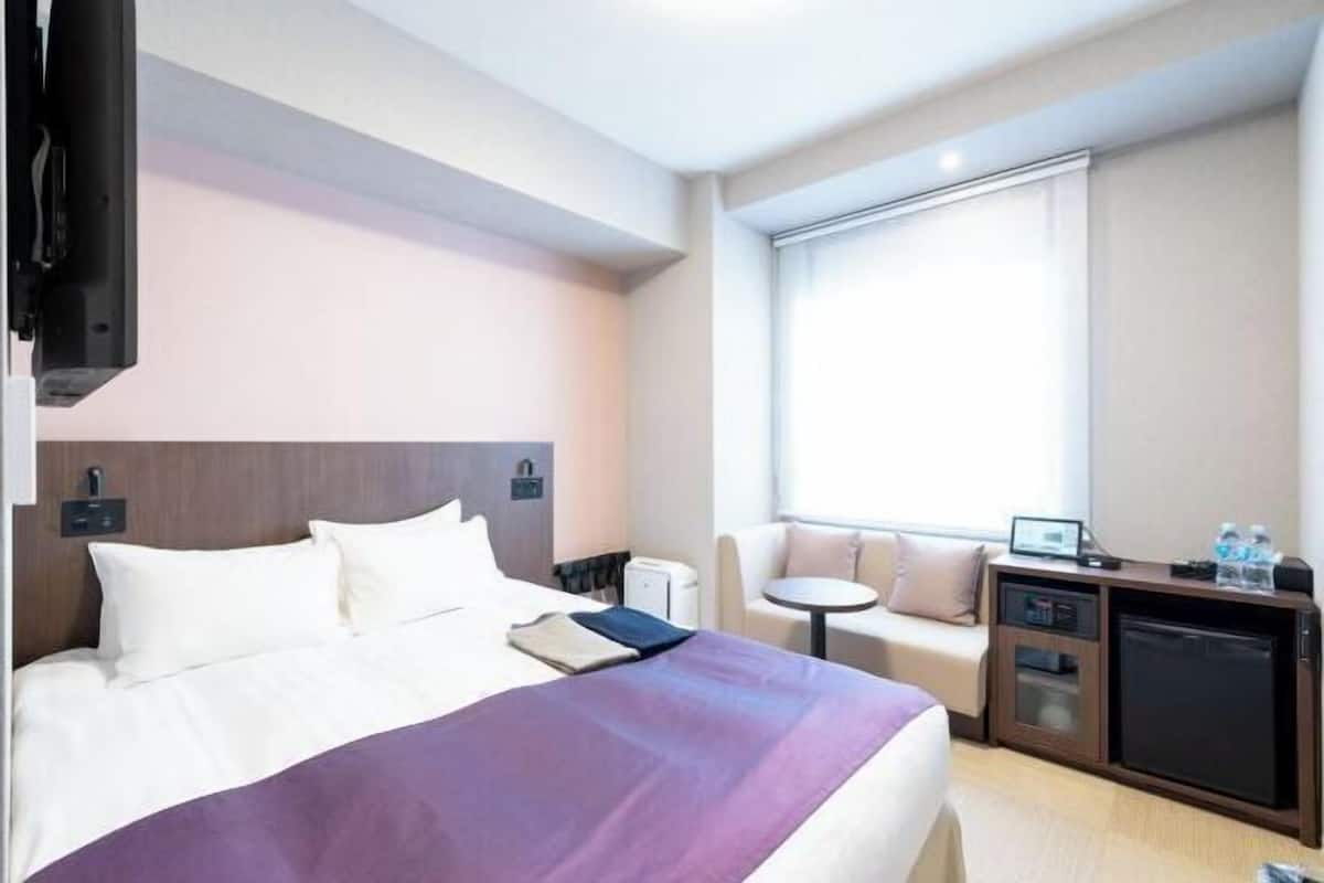 1 bedroom, in-room safe, blackout curtains, soundproofing
