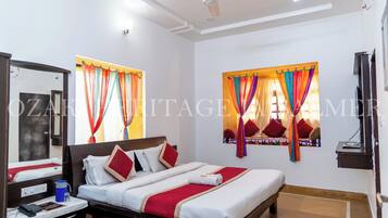 Deluxe Double Room, 1 King Bed | Individually decorated, soundproofing, free WiFi, bed sheets