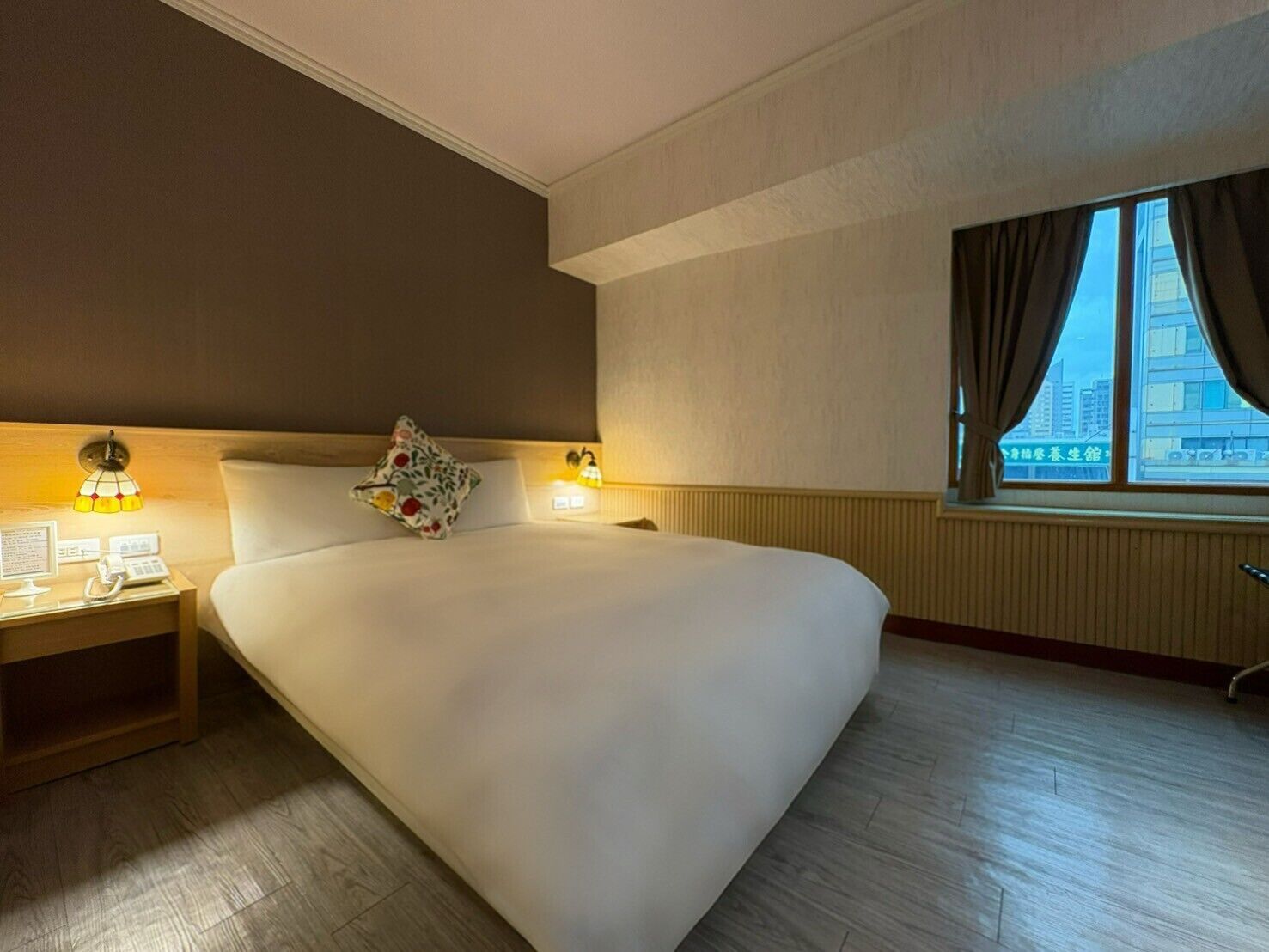 basic double room, 1 double bed | premium bedding, down duvets, desk, laptop workspace