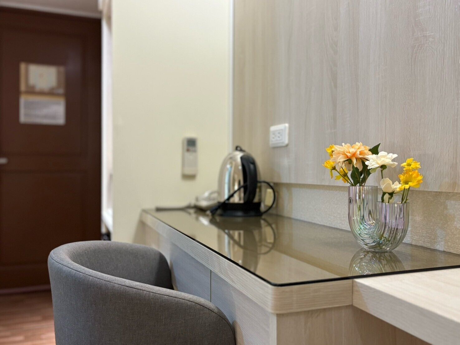 basic twin room, 2 single beds | room amenity