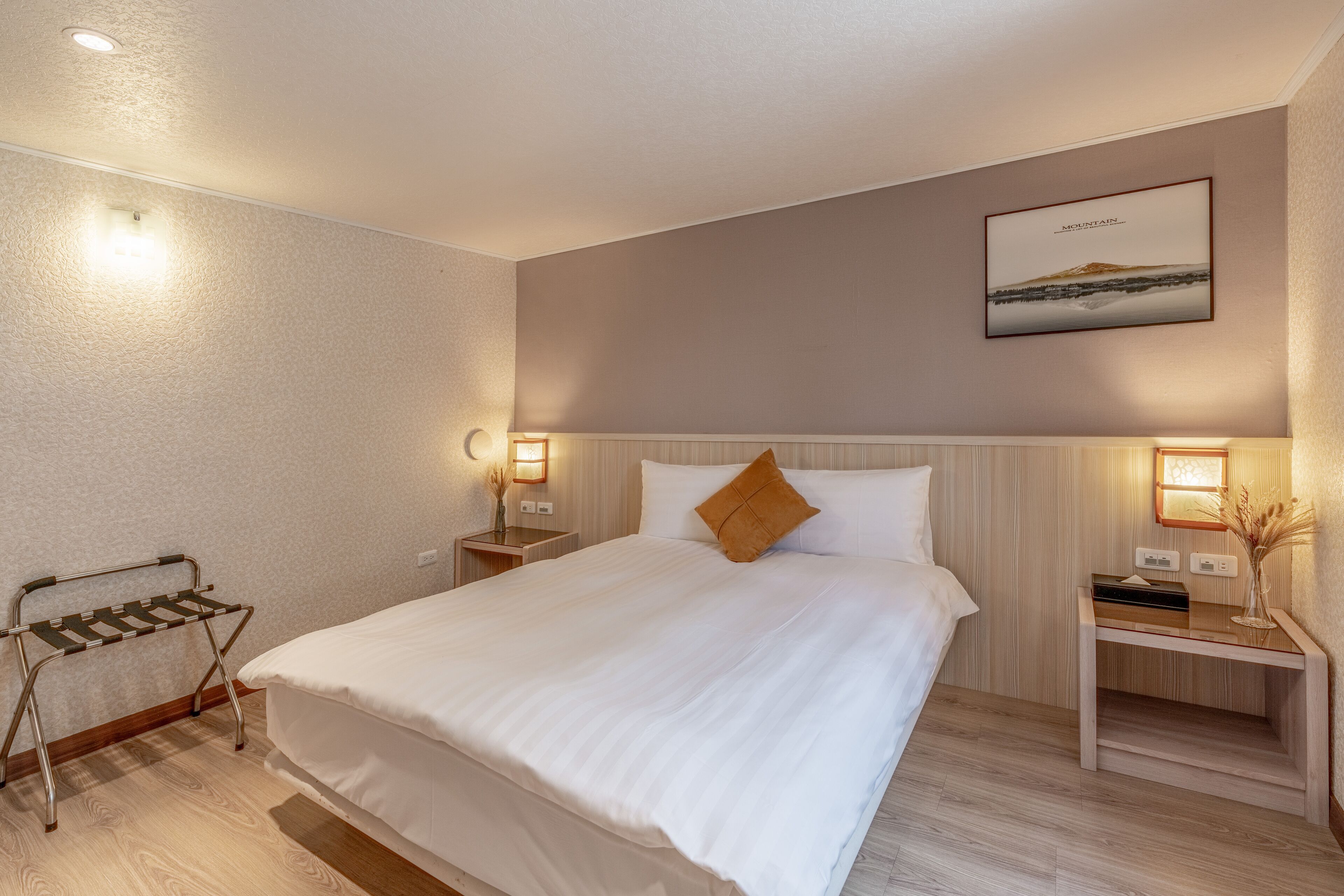 Premium bedding, down duvets, desk, laptop workspace