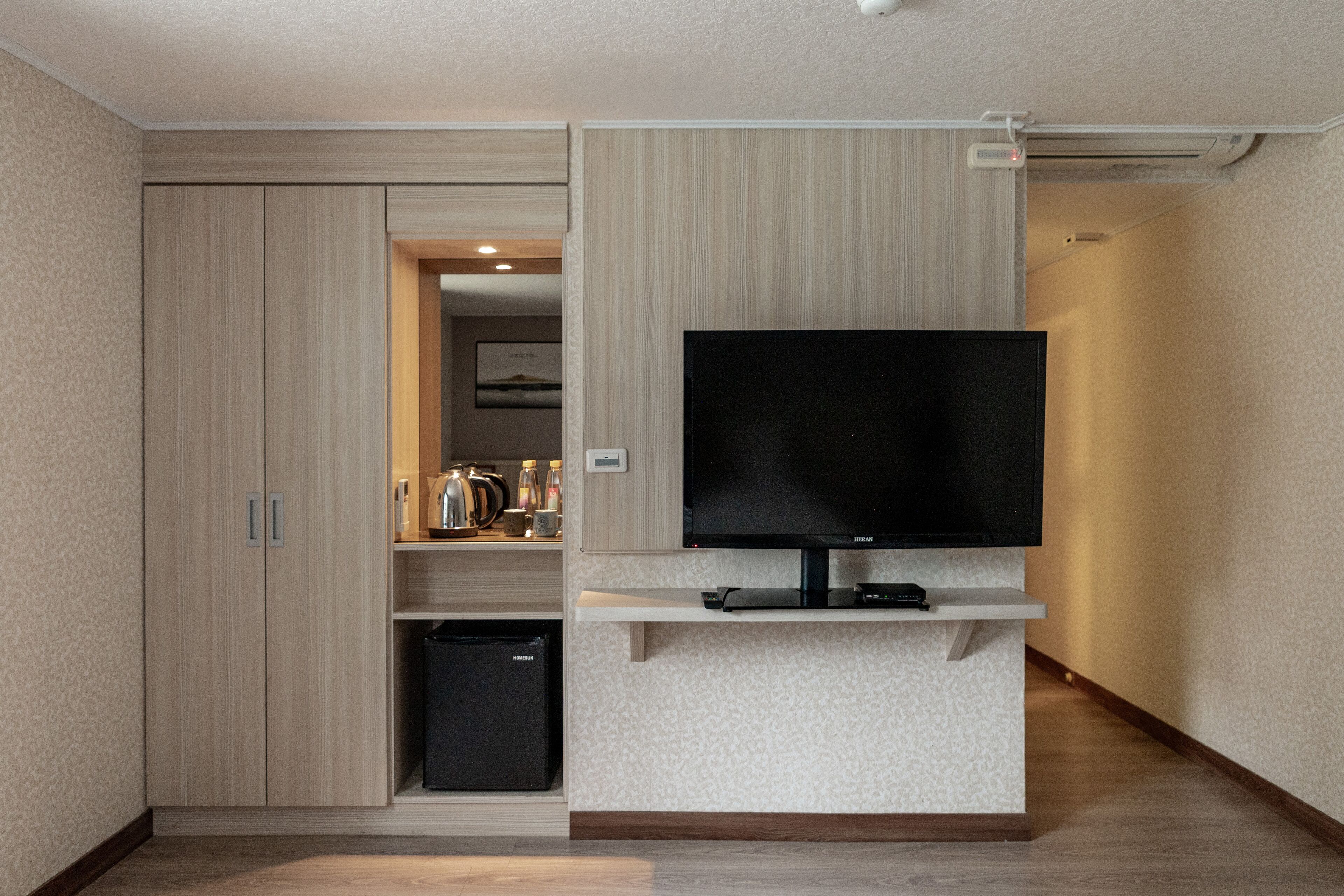 Standard Double Room, 1 Double Bed | Premium bedding, down comforters, desk, laptop workspace