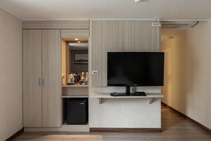 标准双人房, 1 张双人床 | 高档床上用品、羽绒被、办公桌、笔记本电脑工作区