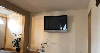 Acogedora casa con cable y wifi y seguridad residencial.