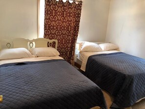 5 bedrooms, iron/ironing board, free WiFi, bed sheets