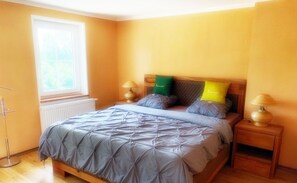 2 bedrooms, hypo-allergenic bedding, individually decorated