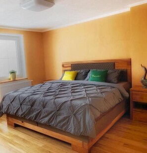 2 makuuhuonetta, allergiatestatut vuodevaatteet