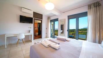 6 bedrooms, in-room safe, desk, iron/ironing board