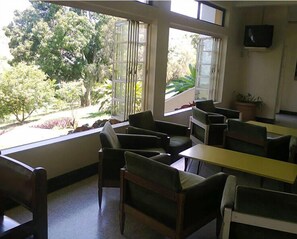 Breakfast, lunch and dinner served - Hotel Margherita (Kasese)