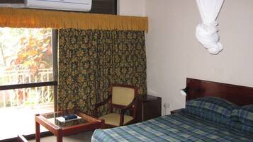 Blackout curtains, free WiFi, bed sheets