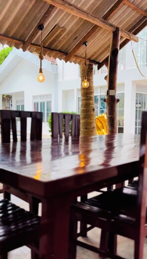Dining - The Beach House  Nilaveli (Kuchchaveli)