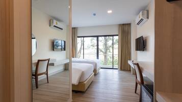 Standard Twin Room | โต๊ะทำงาน, ผ้าม่านกันแสง, เตียงเสริม/เปล, Wi-Fi ฟรี