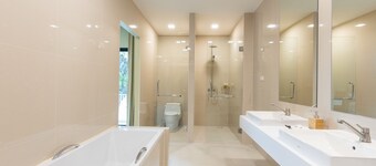 Porestva Hotel Sriracha