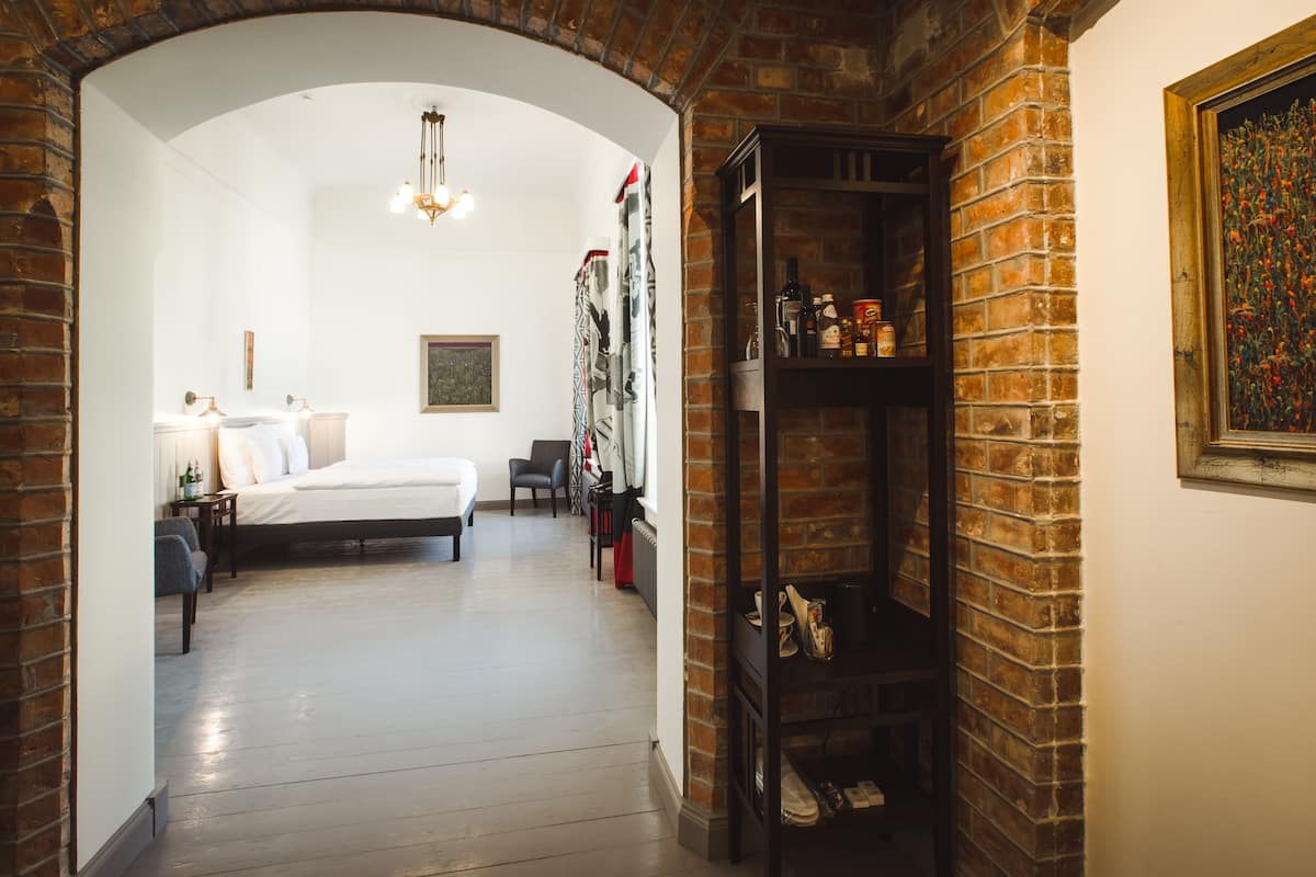 classic double or twin room | minibar, in-room safe, individually decorated, individually furnished