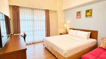 Habitación Elite doble | Colchones con acolchado adicional, escritorio, cortinas opacas