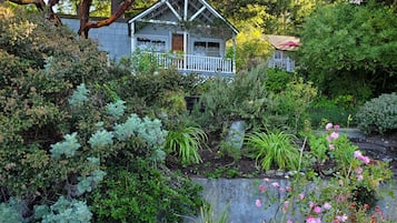 Cottage, Private Bathroom, Ocean View (Jenny's Cottage) | Garden
